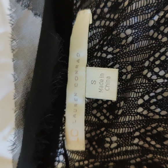 LC Lauren Conrad pretty, delicate & unique woven black cardigan π€ (Small) π€ - Picture 8 of 16
